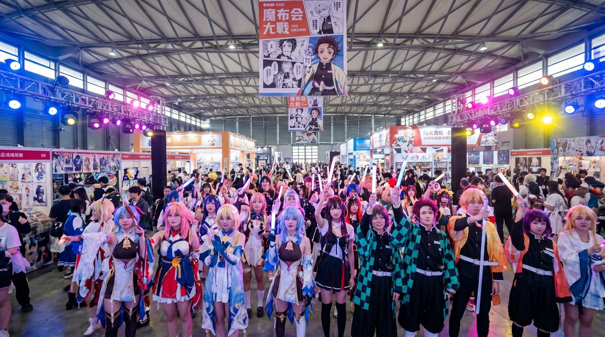 熟女探花动漫cosplay视频
